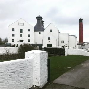 Islay whisky distillery called lagavulin